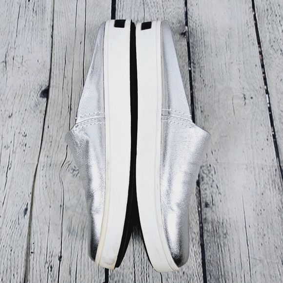 H by HALSTON | Sabrina metallic leather slipon flats mules - Picture 2 of 10